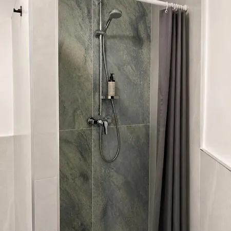 Отель Boutique Celler Altstadt - 24h Check-in 3*